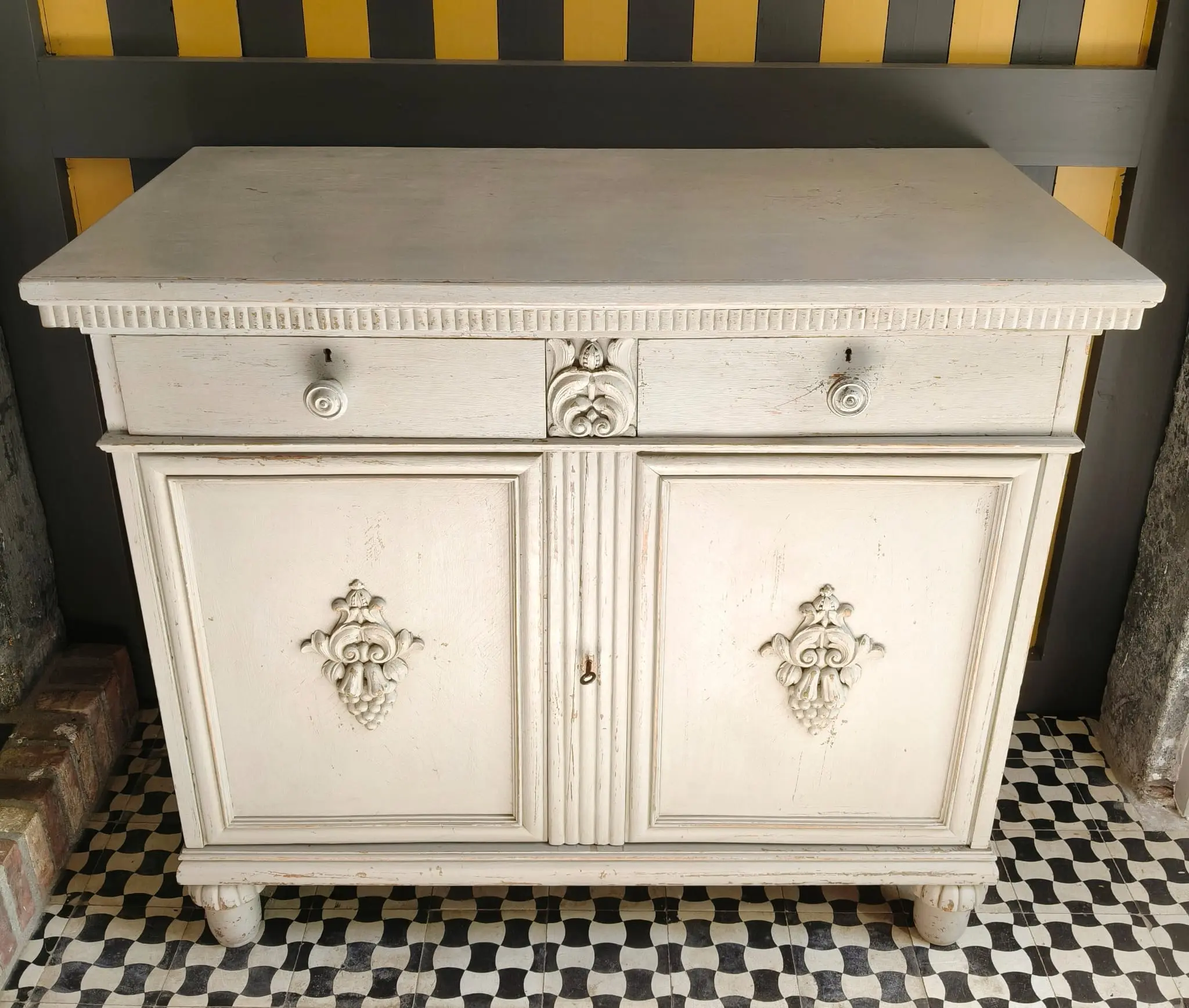 Brocante commode dressoir