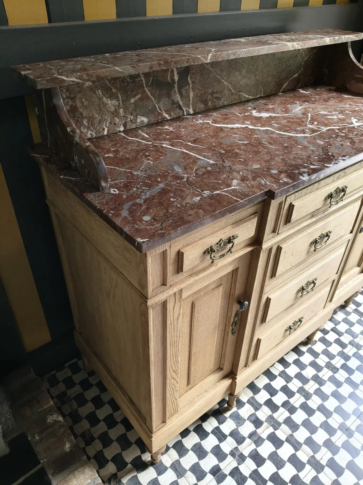 Antieke commode dressoir met marmeren blad