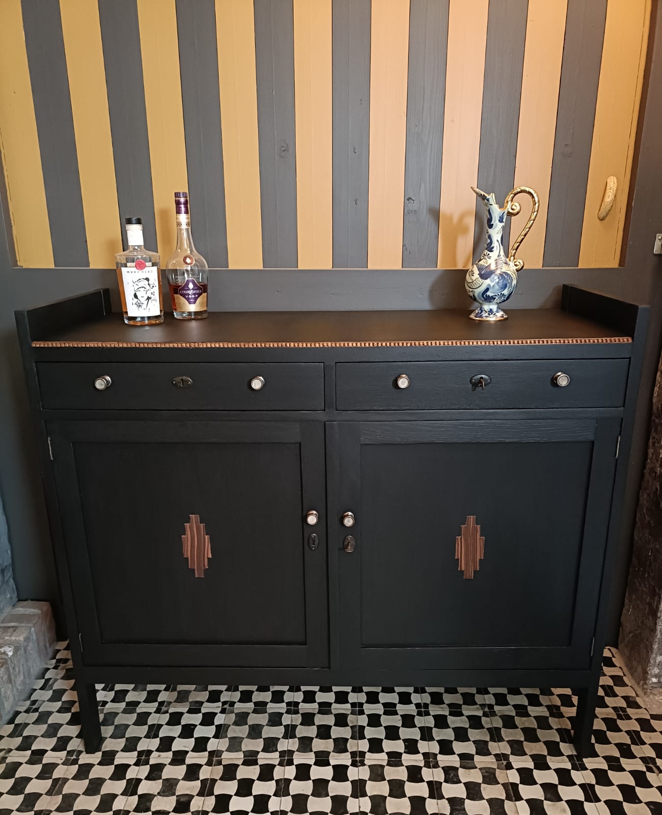 Vintage dressoir, drankkast